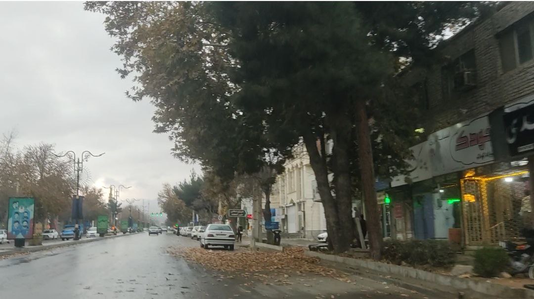 یک روز بارانی در آشخانه