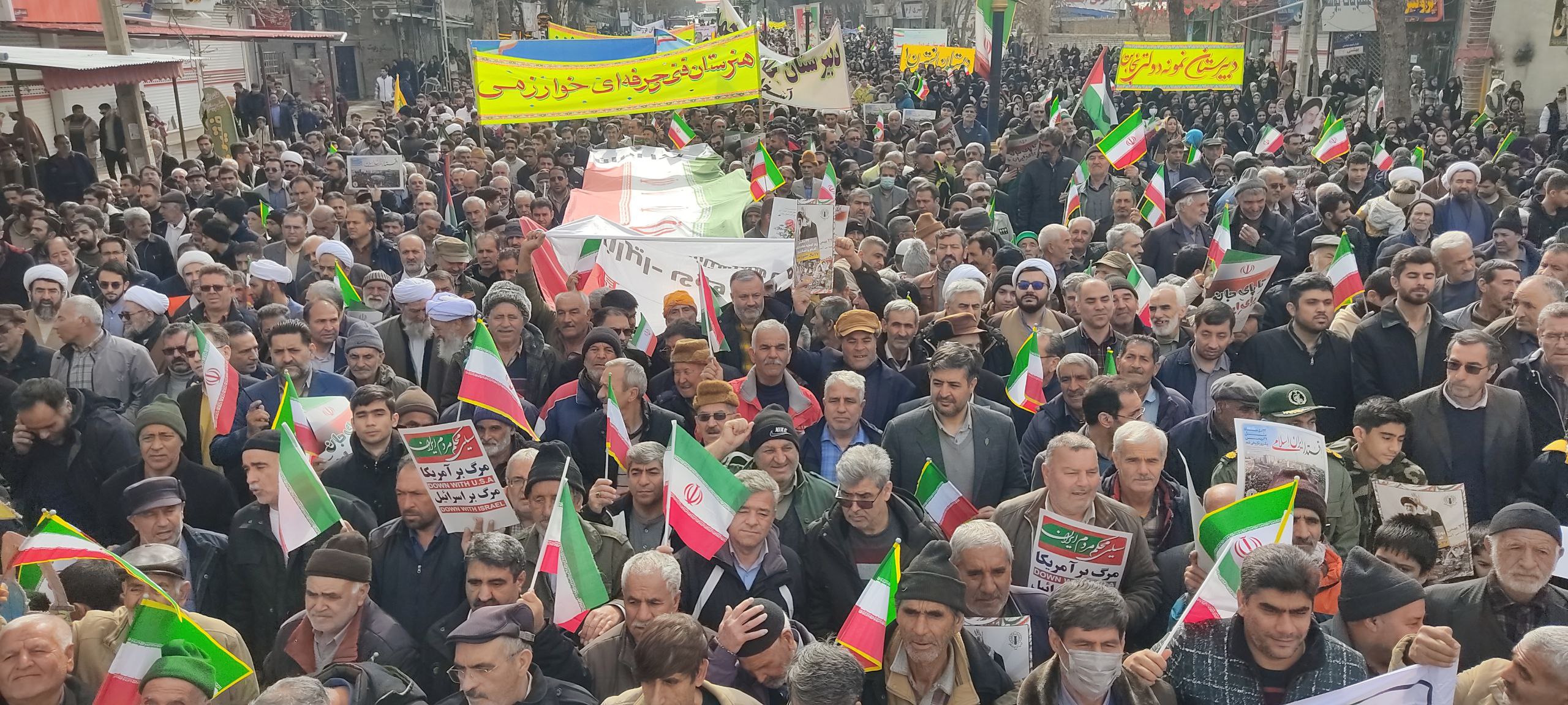 تصاویر به‌یادماندنی از جشن بزرگ انقلاب در آشخانه 