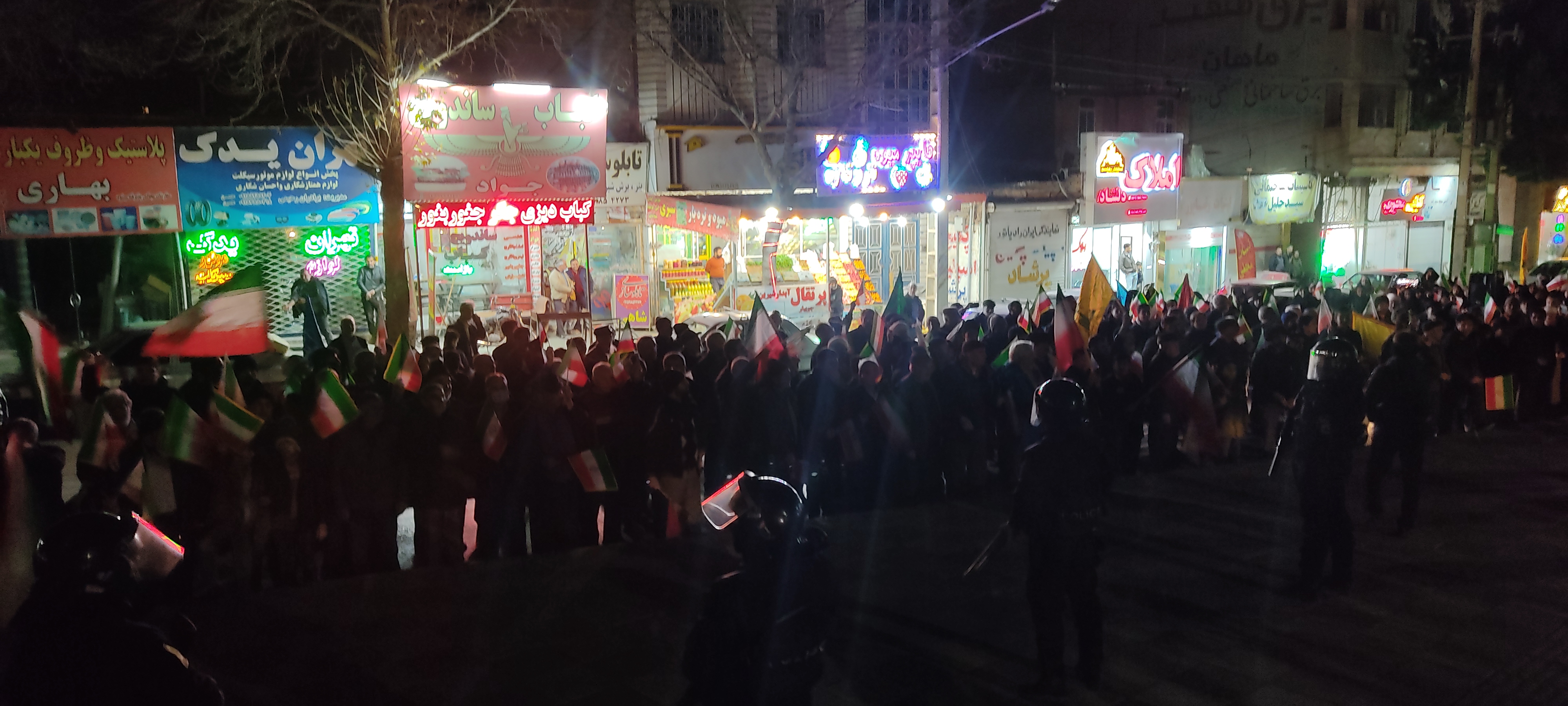 مردم آشخانه اغتشاشگران را محکوم کردند